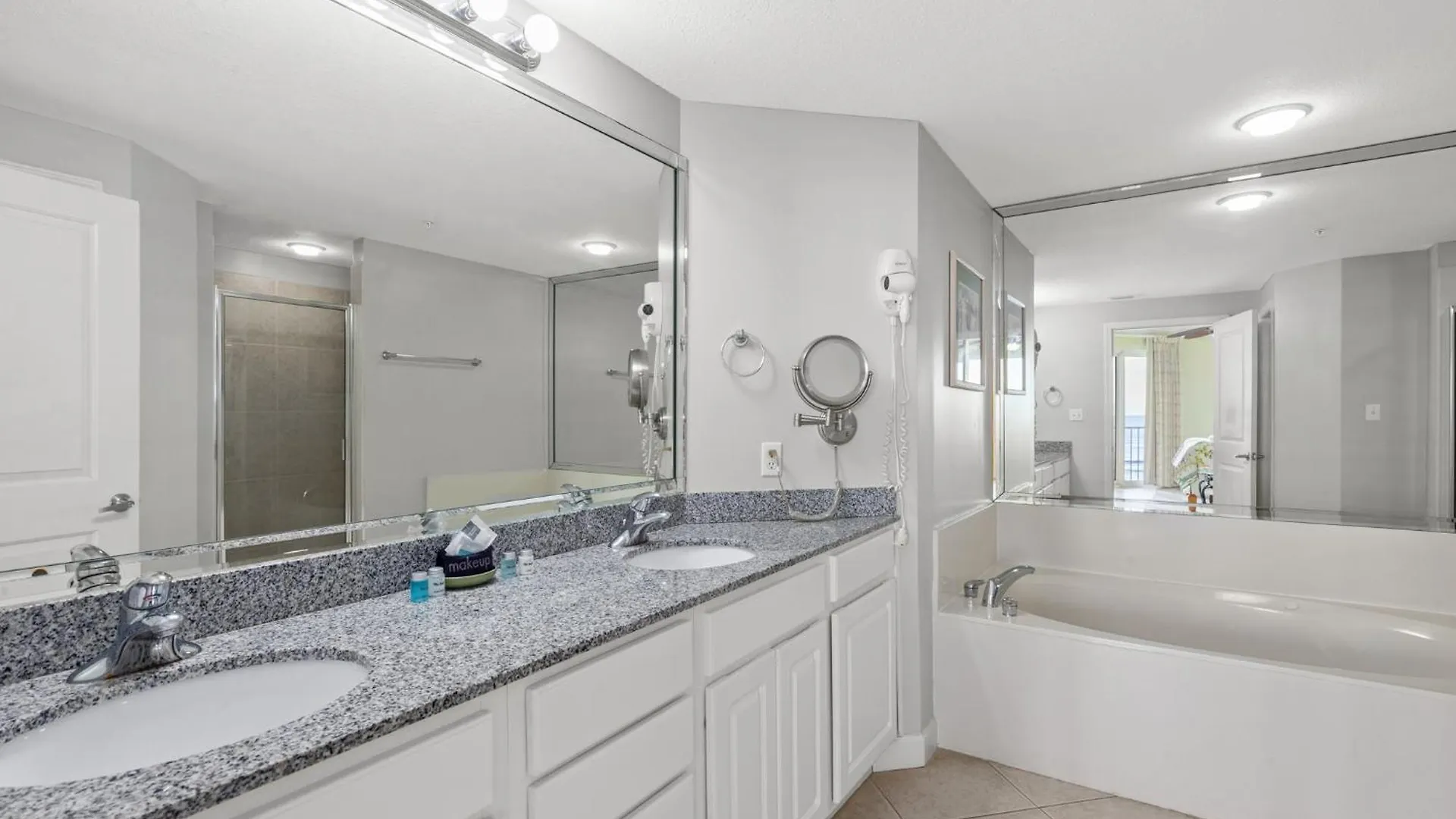 Grandview Oasis! 3Br 2Ba Sleeps 9! Gulf-Front Tranquility Beckons! Villa Panama City Beach Holiday home
