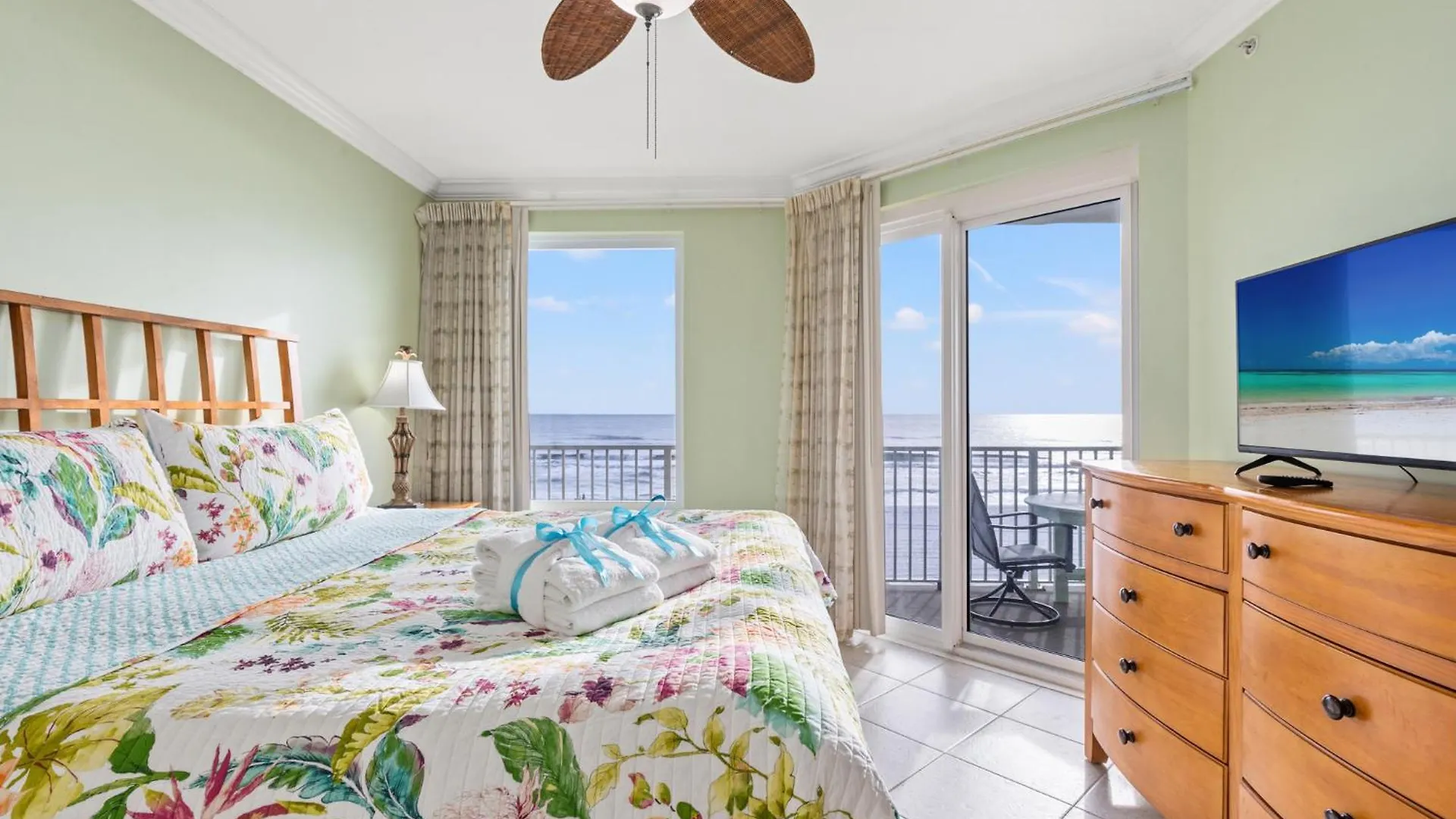 Grandview Oasis! 3Br 2Ba Sleeps 9! Gulf-Front Tranquility Beckons! Villa Panama City Beach United States