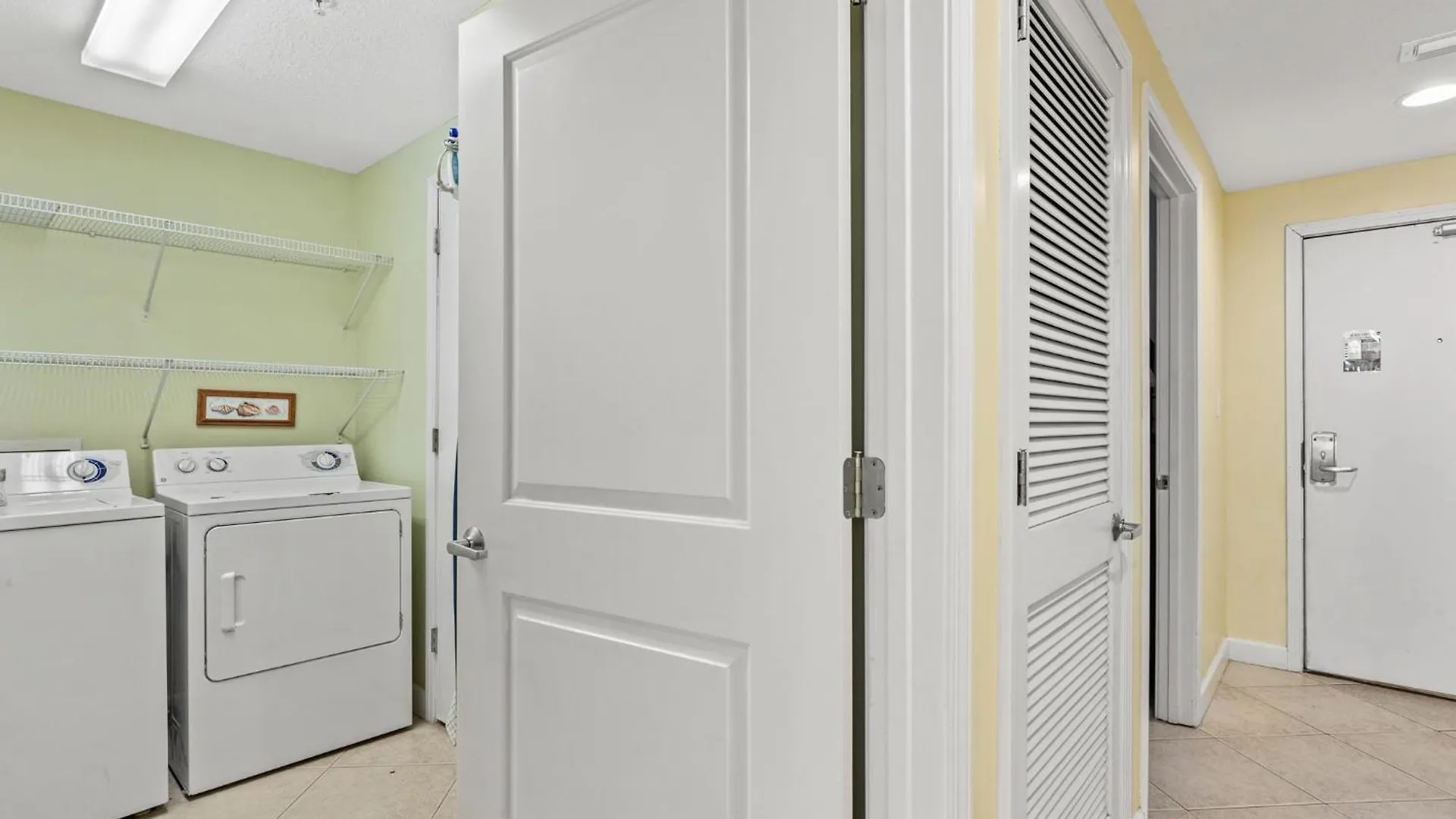 Grandview Oasis! 3Br 2Ba Sleeps 9! Gulf-Front Tranquility Beckons! Villa Panama City Beach