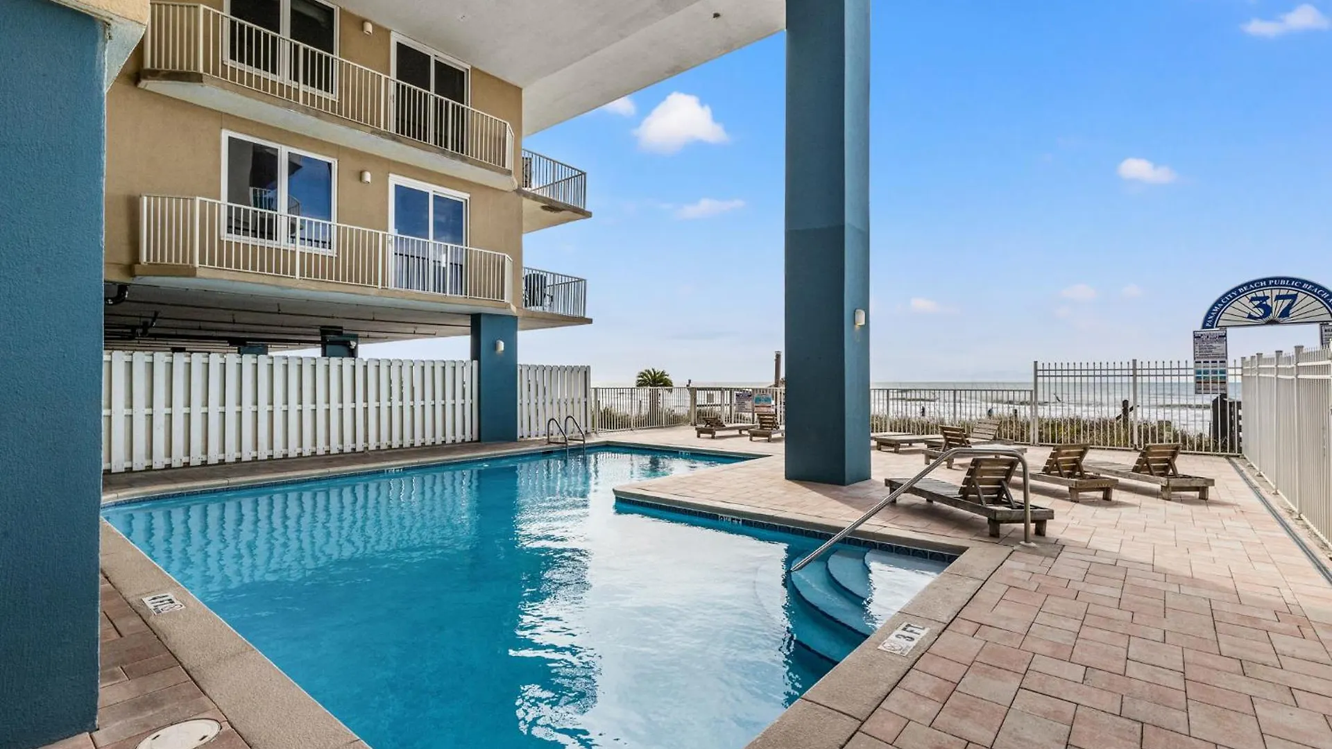 Grandview Oasis! 3Br 2Ba Sleeps 9! Gulf-Front Tranquility Beckons! Villa Panama City Beach 0*,