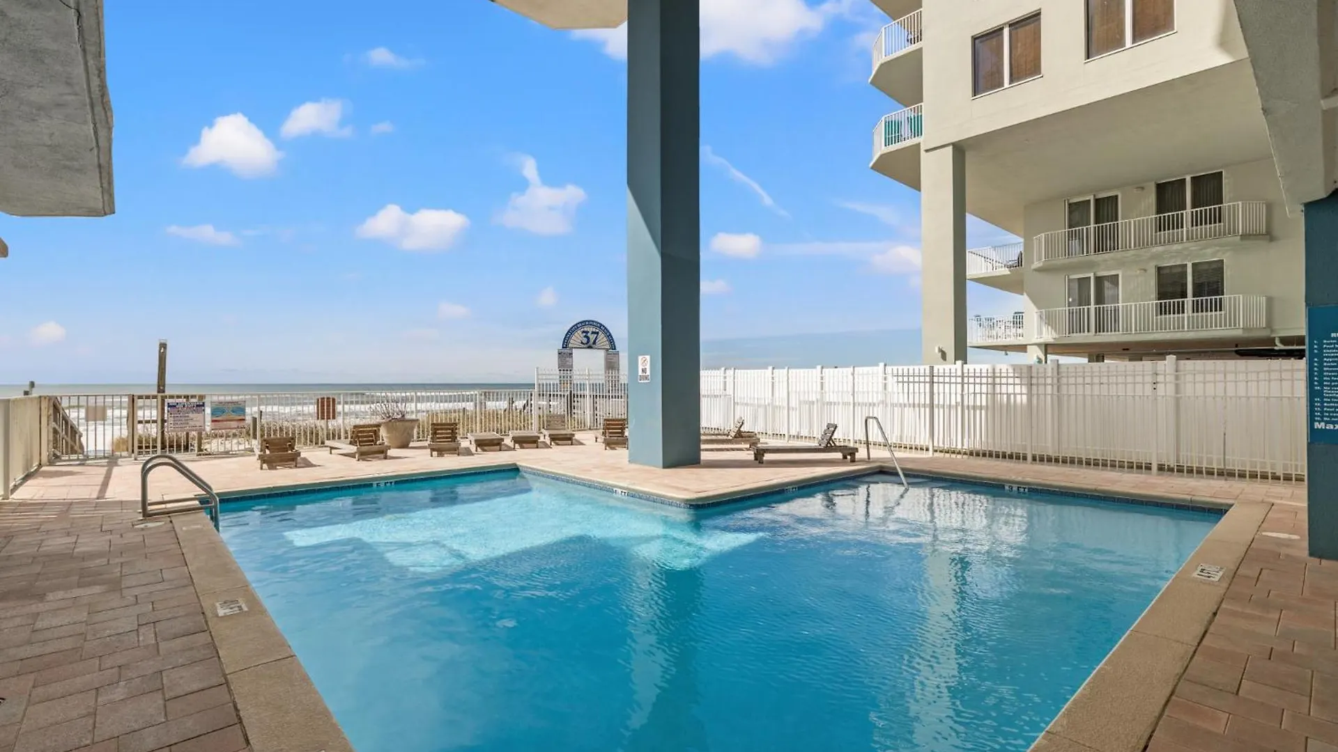 Holiday home Grandview Oasis! 3Br 2Ba Sleeps 9! Gulf-Front Tranquility Beckons! Villa Panama City Beach